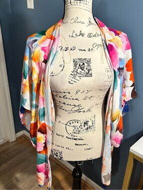 ⭐️5FOR$25⭐️. La Blanca Floral multi color Kimono